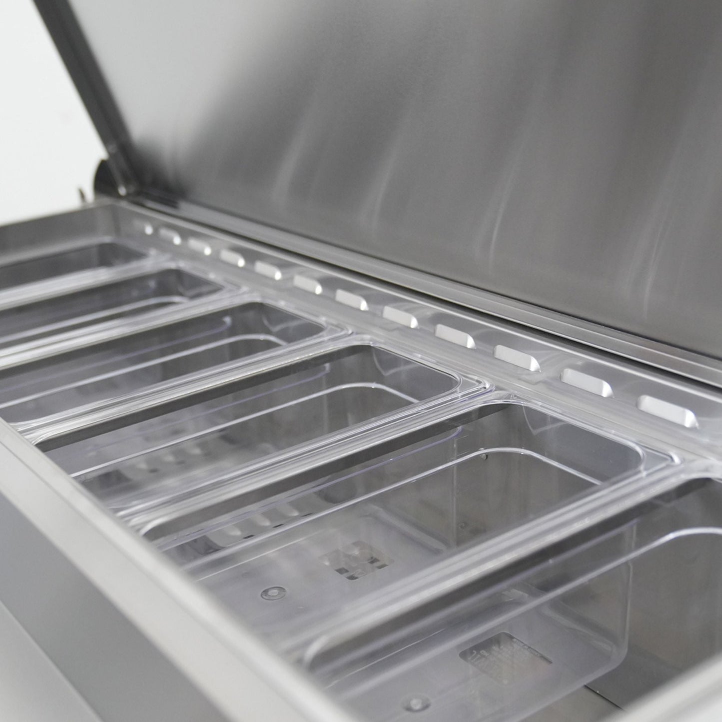 44" Commercial Pizza Prep Table With Built-In 11 Cu.Ft. Refrigerator (SAK09621)