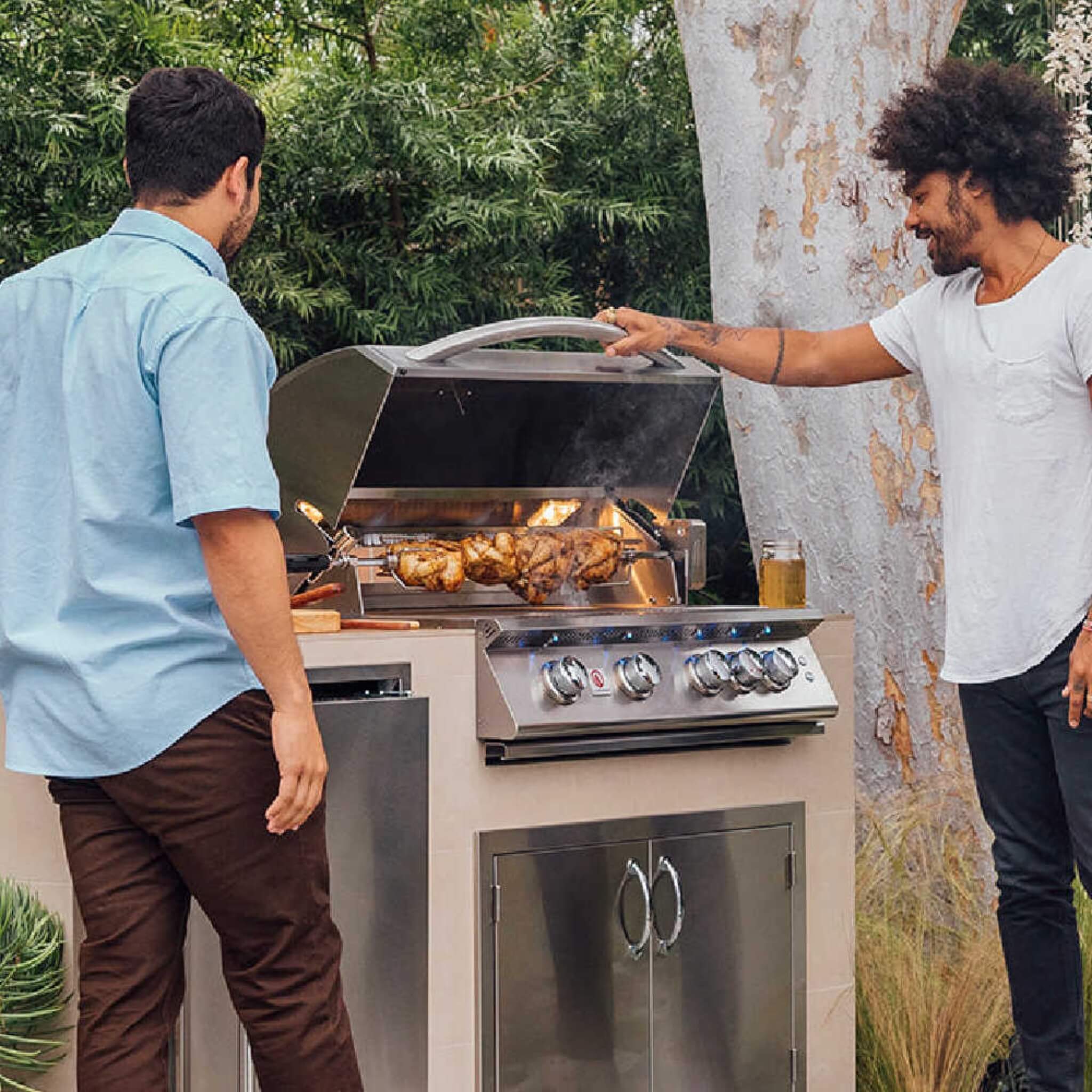Summerset Sizzler Pro Premium Outdoor Built-In Gas Grill [SIZPRO] (SAK56324)